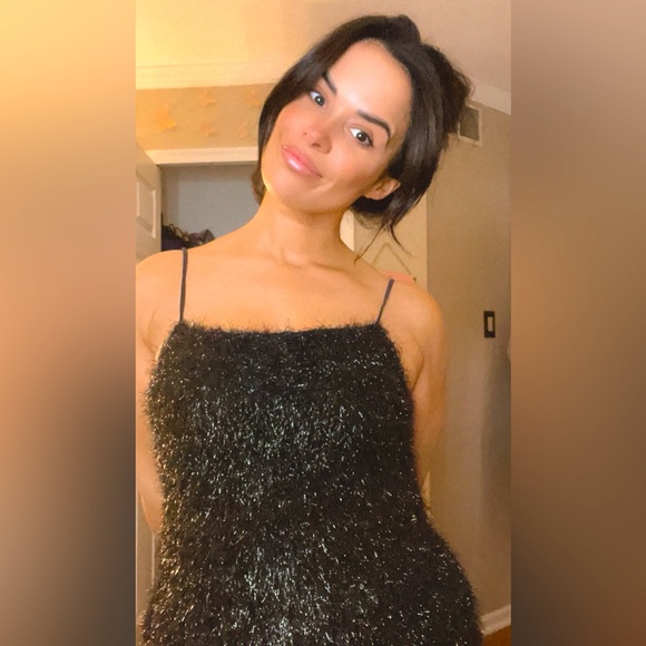 Meet your Posher, Dominique - Picture 3 of 3